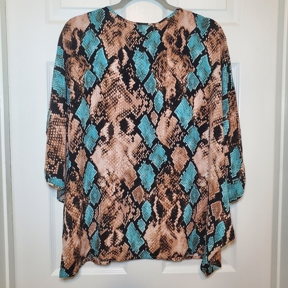 SAVANNA JANE Embroidered and Colorful Snake Print 3/4 Angel Sleeve Top Sz SMALL - Picture 6 of 9